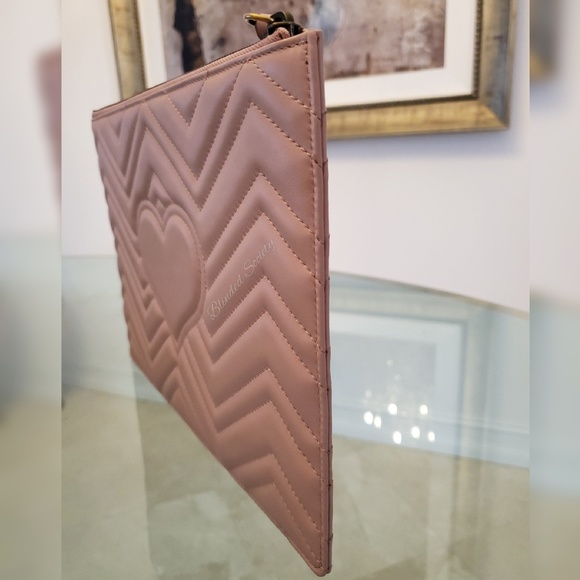 ☆☆SOLD☆☆ Gucci Marmont Zipper Pouch Clutch Handbag - Picture 4 of 7